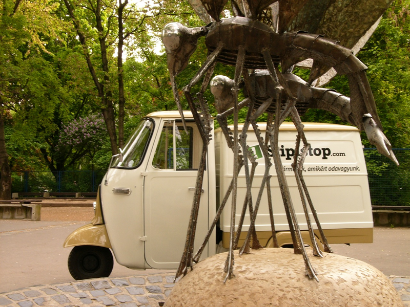 Illustration for article titled The Piaggio Ape: Buzzing About in Europe’s Cutest Truck